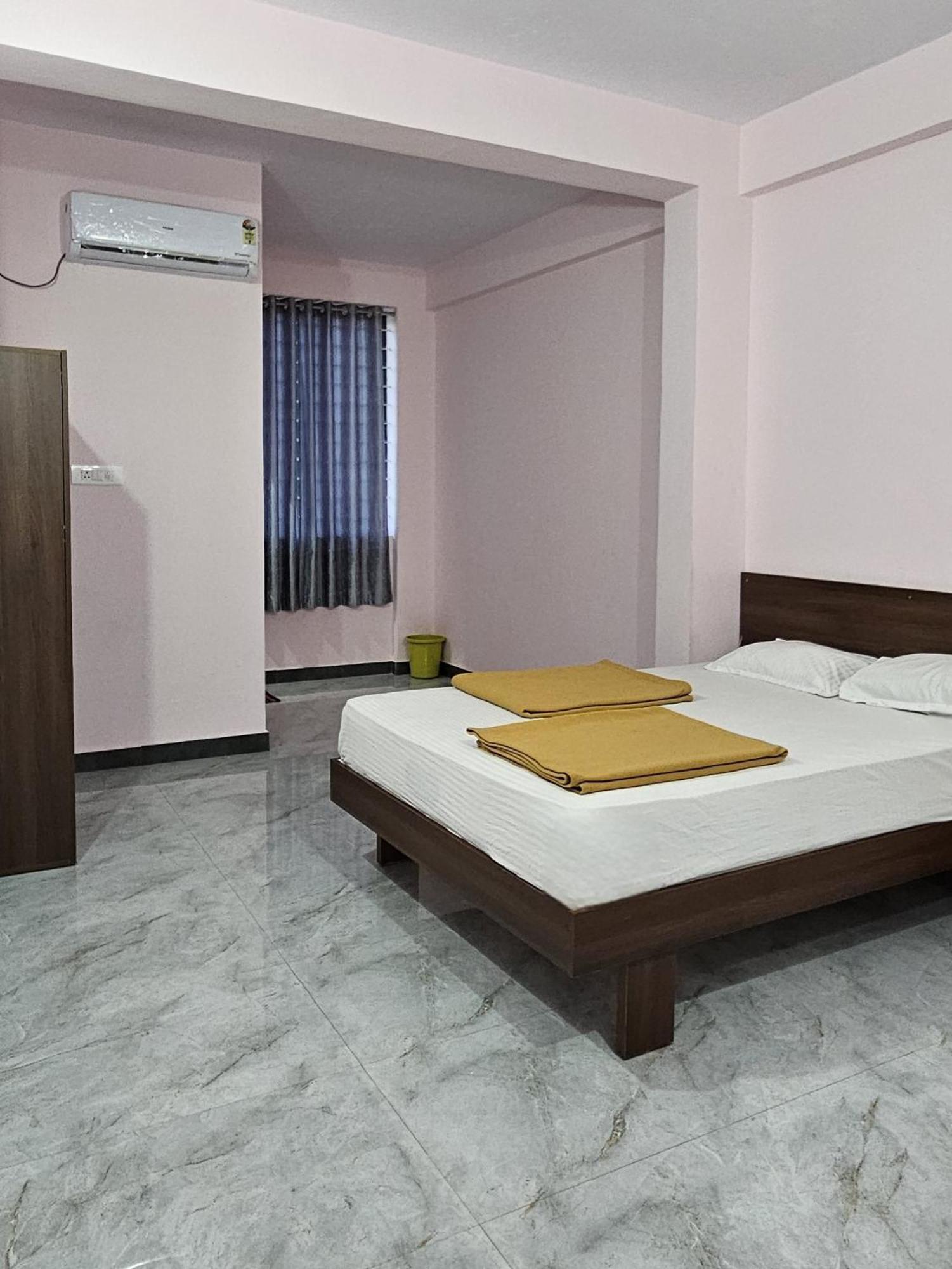 Golden Palace Residency Belagula Екстериор снимка